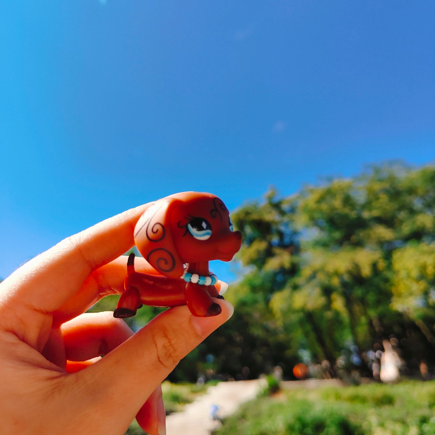 LPS Mini Pet Shop Bobble Head Cute Toy Wearing a Necklace Brown Dachshund #640 Children's Gift for Boy and Girl