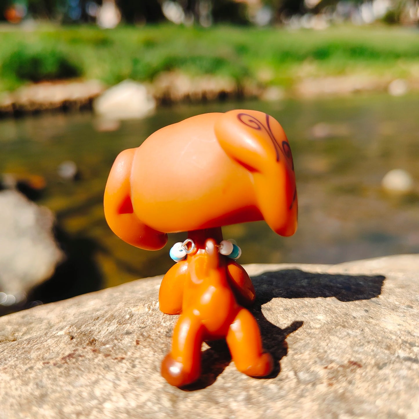 LPS Mini Pet Shop Bobble Head Cute Toy Wearing a Necklace Brown Dachshund #640 Children's Gift for Boy and Girl